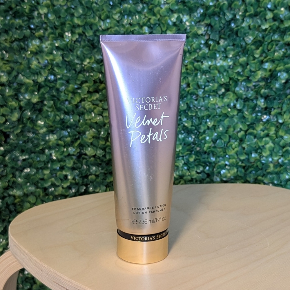 Victoria Secret Velvet Petals Lotion, 8oz